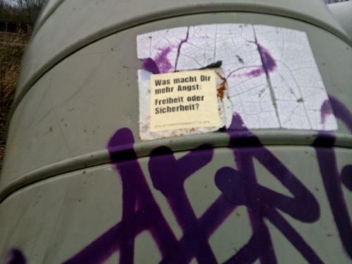 20170225 BerlinLichtenberg singendesHerz (Large).JPG-7df1c2be