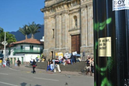 Bogota Plaza Bolivar Doro Jan14 (Large)-5ffe48c8